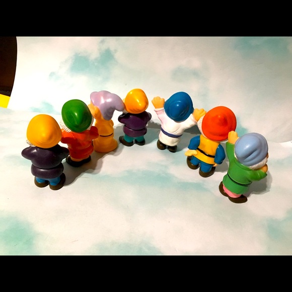 DISNEY RETRO Snow White And Seven Dwarfs SqueakToy - Picture 5 of 14